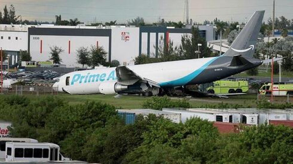 El avión de carga de Amazon se estrelló.