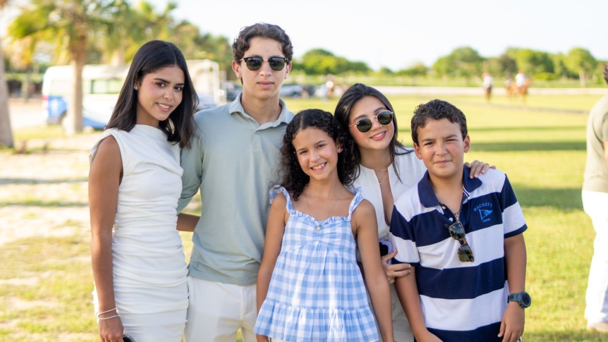 Amaia Durán, Herman Brandt, Mía Brandt, Ana y Octavio Durán, una de las familias que disfrutaron en este esperado evento de cierre de verano.