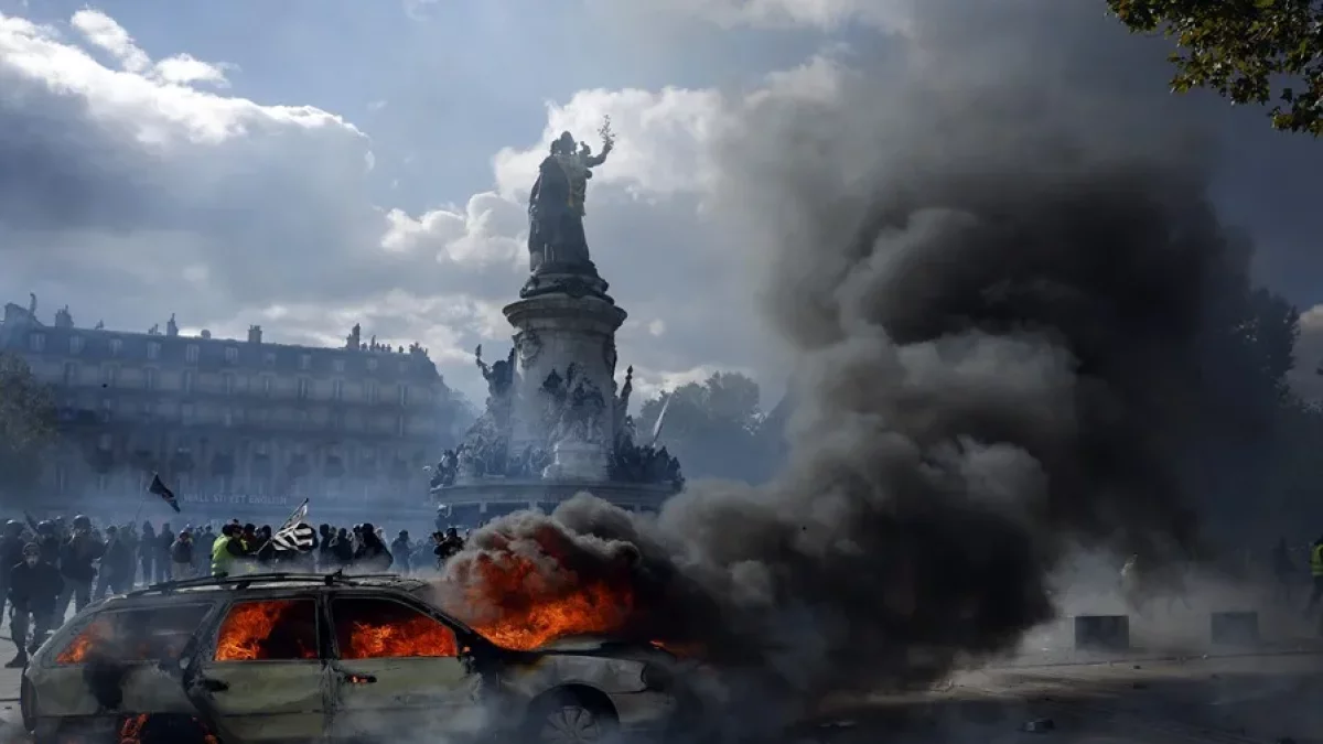 Francia impone toques de queda parciales tras los disturbios y saqueos del fin de semana
