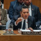 El representante de Venezuela en la ONU, Samuel Moncada, habla en la entidad.  EFE