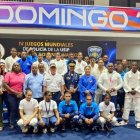 El general Jacobo Mateo Moquete y  Gilberto García junto a los atletas ganadores y el cuerpo técnico de judo.