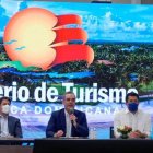 Presidente Luis Abinader llama a la población aprender a vivir con la Covid-19.