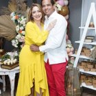 Gloria Reyes y su esposo