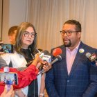 Teresa Mártez y Juan Manuel Pérez, representantes de Biored Dominicana y otras organizaciones de pacientes.