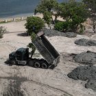 El Ministerio de Medio Ambiente paraliza vertido de material de desecho en manglares de Montecristi (1)