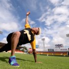 Yairo Muñoz, llegó temprano a los entrenamientos de las  Águilas Cibaeñas, en el estadio Cibao, para  el torneo.  Tony Núñez