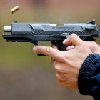 Ultiman hispano frente a bodega en El Bronx_ presuntamente es dominicano