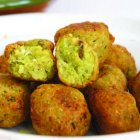 Este es el falafel mejor conocido como croqueta, es una comida que en principio era solo del campo