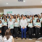 UCE entrega 50 becas completas a jóvenes de excelencia académica