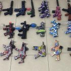 Pistolas de hidrogel incautadas a jóvenes en La Romana hace varios días (Fuente externa).