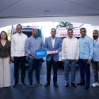 Gobierno entrega dos ambulancias para fortalecer el acceso a la salud en Barahona y Montecristi