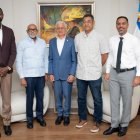 El presidente del Senado de la República, Ricardo de los Santos (centro), junto a   William Cabral (izq), Angel de la Cruz, Víctor Hansen y Braulio Adolfo Acosta.