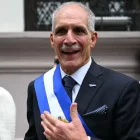 Asfura tomó posesión del cargo en una austera ceremonia.