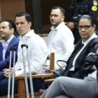 Algunos imputados y sus abogados.