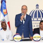 Rubén Darío  ofrece detalles en compañía de Kelvin Cruz