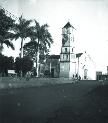 Iglesia de la Santísima Cruz, El Seibo.  1942, AGN.