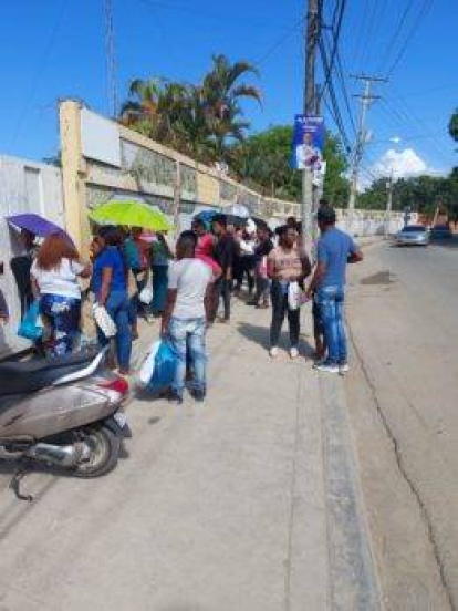 Denuncias HOY: Por más de 30 horas «se plantan» frente a escuela para inscribir hijos,Denuncias HOY: Por más de 30 horas «se plantan» frente a escuela para inscribir hijos