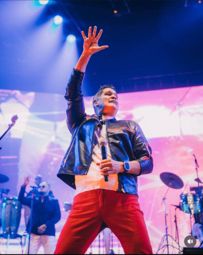 Eddy Herrera engrandece el merengue ante 12 mil personas en el Movistar Arena de Santiago de Chile,Eddy Herrera engrandece el merengue ante 12 mil personas en el Movistar Arena de Santiago de Chile