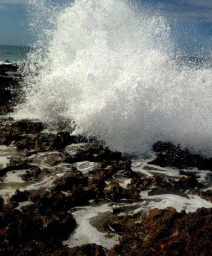 Fuerte oleaje en la zona de Cumayasa.,Fuerte oleaje en la zona de Cumayasa.