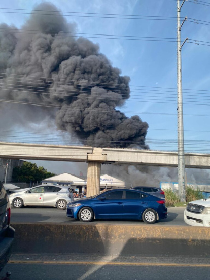 Se registra incendio en la autopista Duarte,Se registra incendio en la autopista Duarte