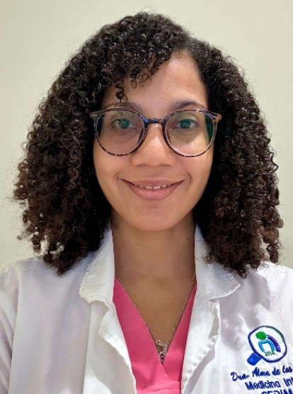 Médico internista atiende al paciente de forma integral,Médico internista atiende al paciente de forma integral