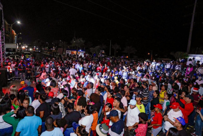 Personas gozando el concierto