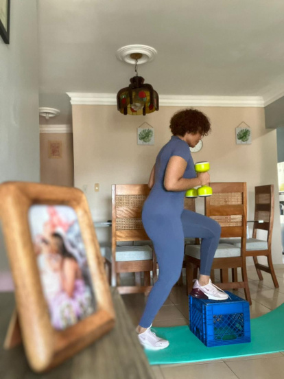 Mayor control: una respiración consciente ayuda a ejecutar mejor la técnica y reducir lesiones.