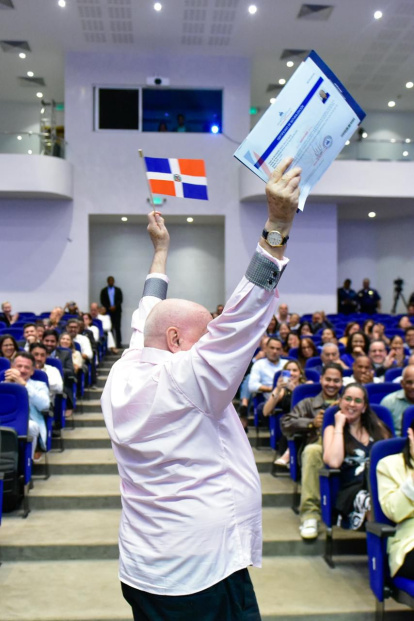 Ministra de Interior y Policía juramenta a 149 de extranjeros que asumen nacionalidad dominicana