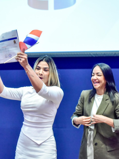 Ministra de Interior y Policía juramenta a 149 de extranjeros que asumen nacionalidad dominicana