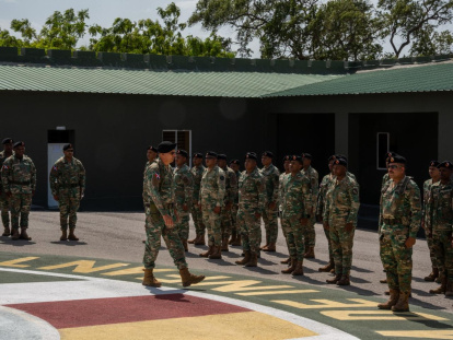 Comandante del Ejército recorre puestos fronterizos en Elías Piña e Independencia