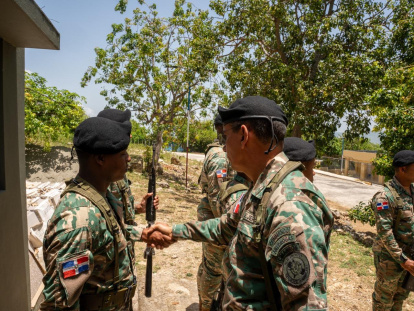 Comandante del Ejército recorre puestos fronterizos en Elías Piña e Independencia