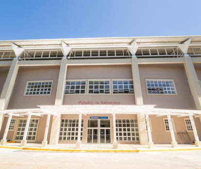 Fachada del remozado Pabellón de Balonmano