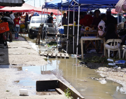 Los charcos de agua son interminables.