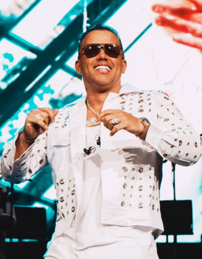 El Blachy, con una nominación como Artista Tropical.