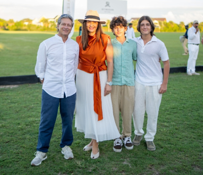 Andrea Pannocchi y  Chiara Pannacchio, junto a  Lorenzo y   Tommaso Pannocchio.