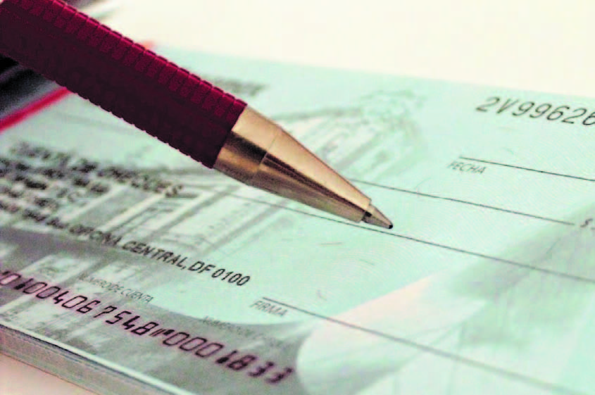 CREES plantea eliminar el impuesto a los cheques y las transferencias bancarias (0.15%).