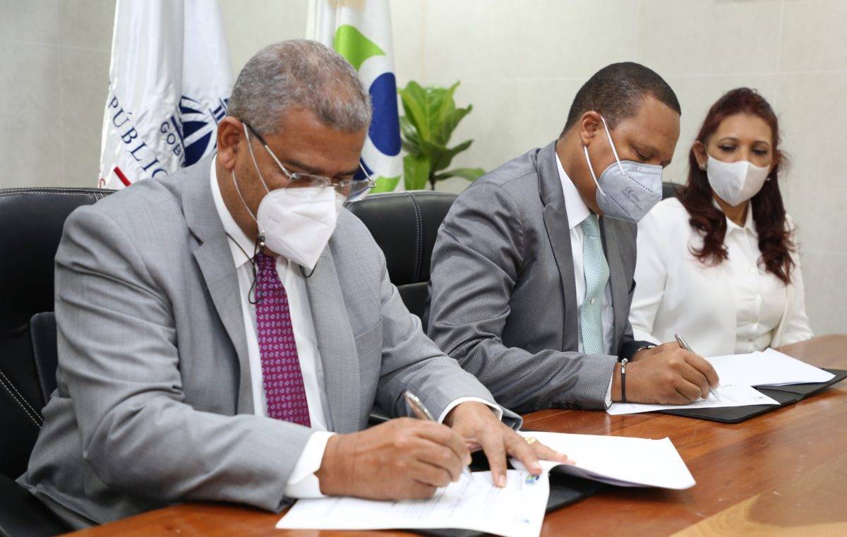MAP y Pro Consumidor firman acuerdo institucional para mejorar la ...