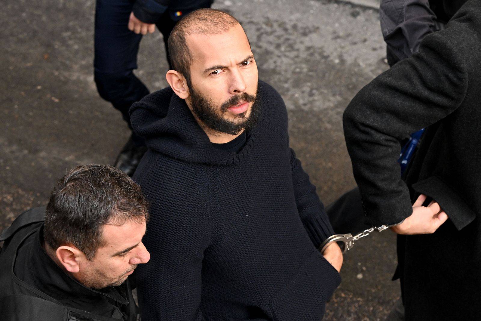 Rumanía termina sus investigaciones y procesará a Andrew Tate por trata de personas