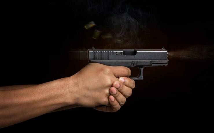 pistola-mano-pistola-automatica_90839-21