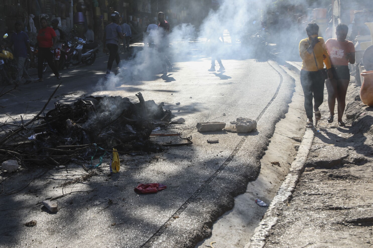 Residentes de la capital de Haití apoyan a la policía contra nuevo ataque de pandillas