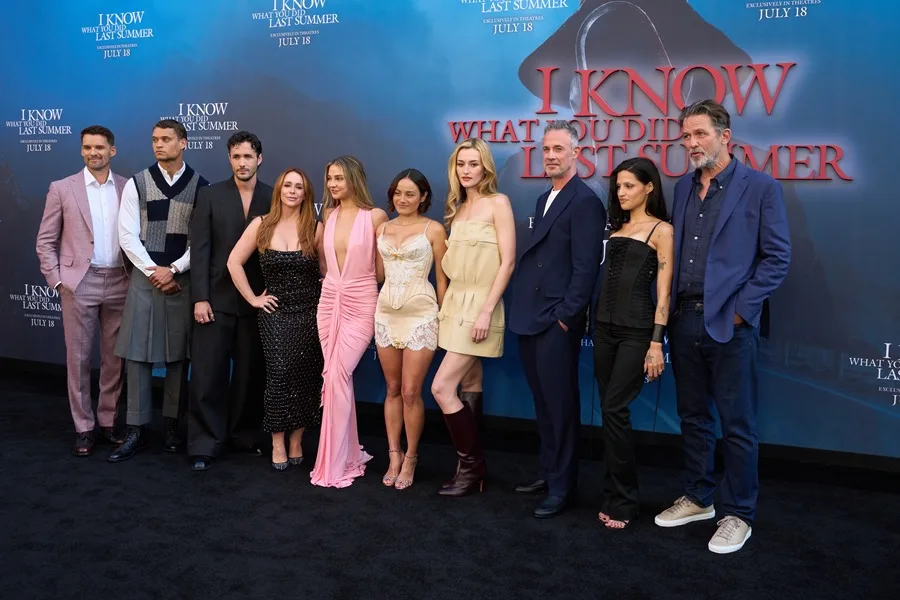 El elenco de 'Sé lo que hicisteis el último verano' asiste al estreno en The United Theater en Los Ángeles, California, EE.UU., el 14 de julio de 2025. EFE/ Allison Dinner