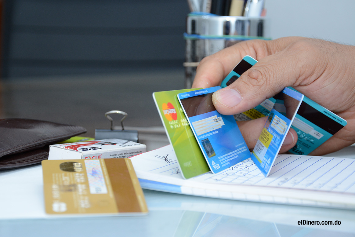 Las tarjetas de crédito son la principal puerta de entrada al sistema financiero, ya que el 56.6% de los nuevos deudores ingresó a través de este instrumento en los últimos 12 meses, unos 94,585 deudores.