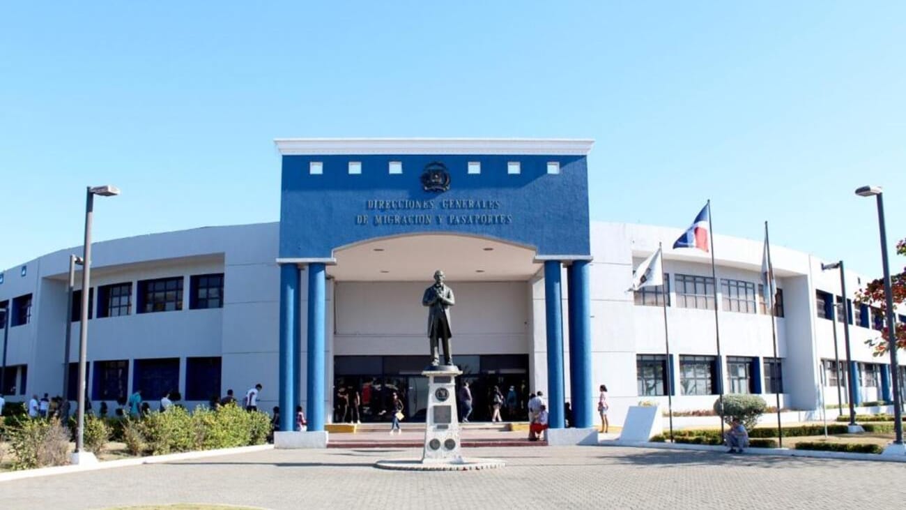 Fachada de la Dirección General de Migración