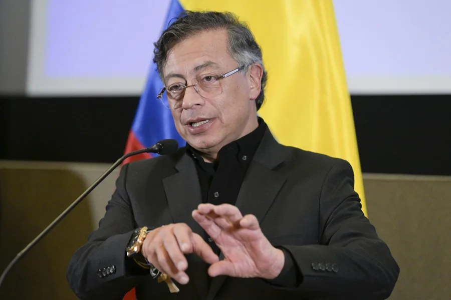 El presidente de Colombia, Gustavo Petro, habla en una rueda de prensa este martes, en Washington (EE.UU.). EFE/ Lenin Nolly