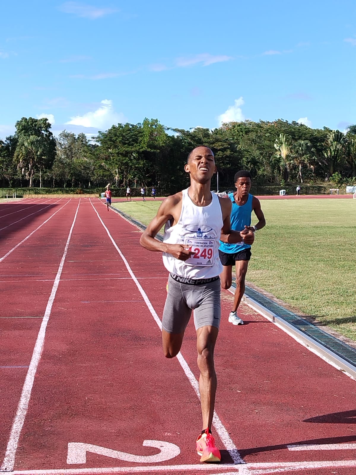 Atletas en plena competencias en justas anteriores
