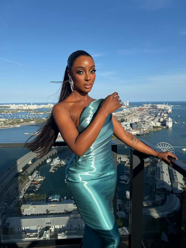 Amara La Negra deslumbró en Premios Lo Nuestro 2026