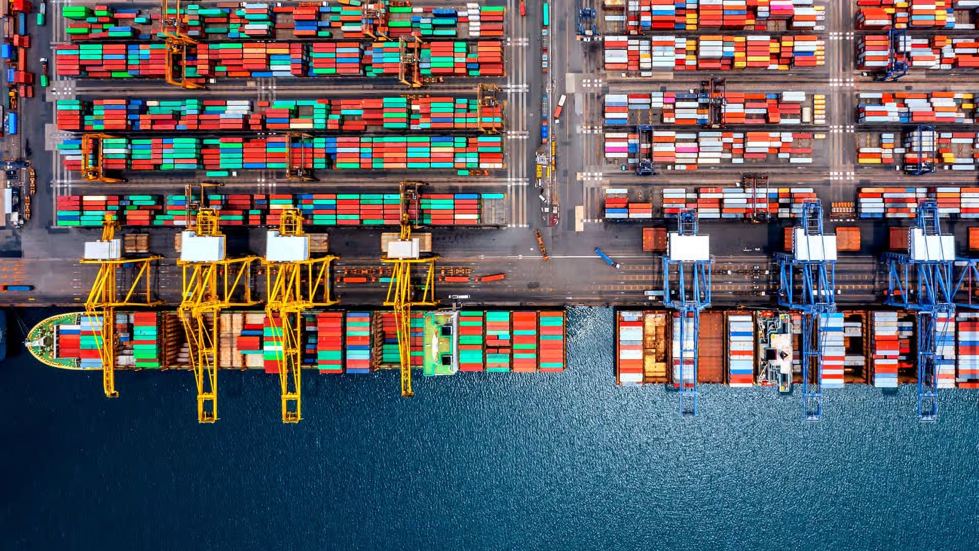 The US will apply a 10% tariff starting today, despite Trump's announcement to raise it 15%