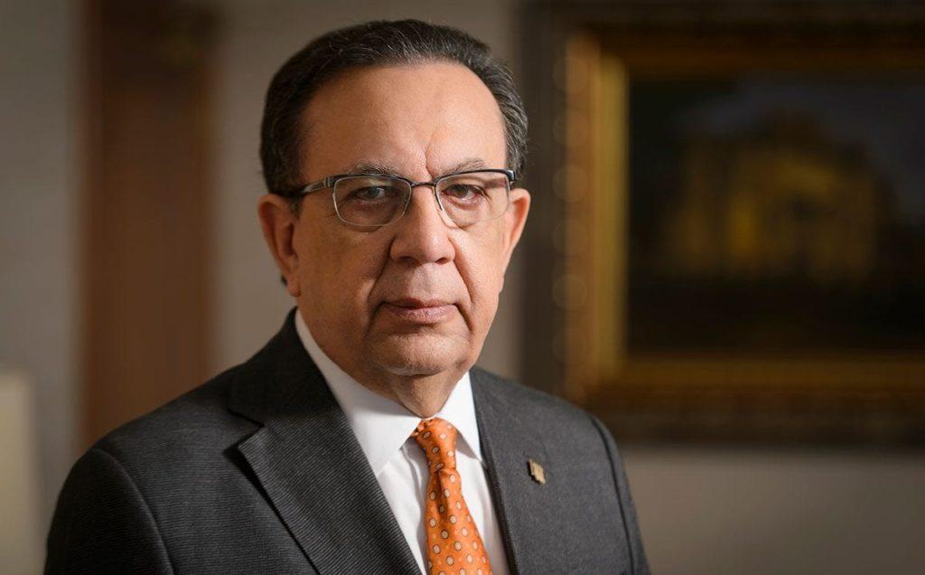 Héctór Valdez Albizu, gobernador del Banco Central