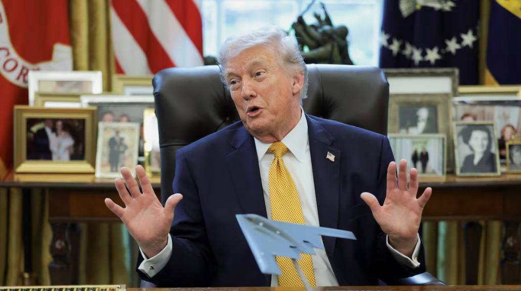 La declaración de Trump surge después de que el ministro de Relaciones Exteriores de Irán, Abbas Araqchí, afirmara que el intercambio de mensajes con Washington por medio de mediadores 