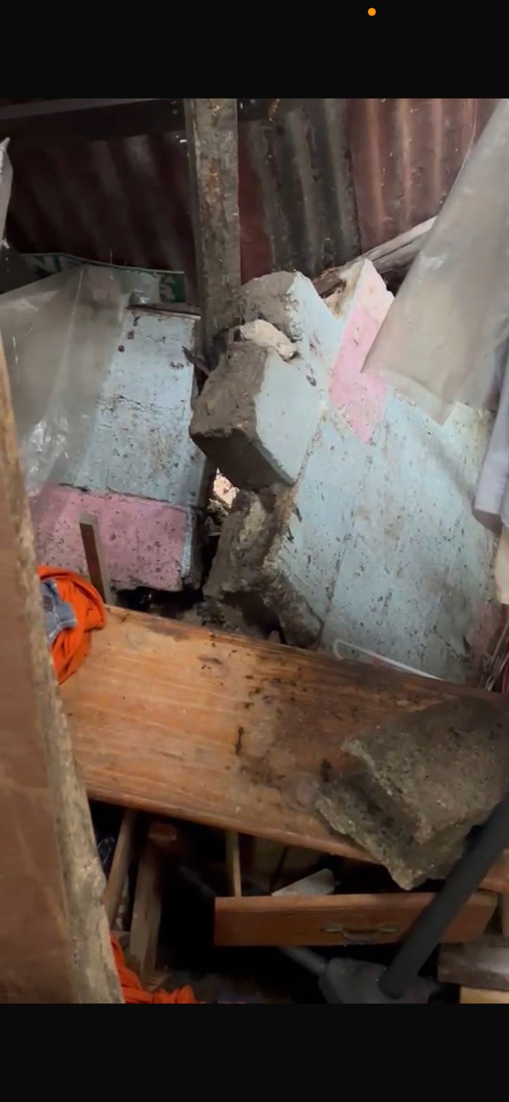 Así quedó el hogar de don Francisco tras derrumbe